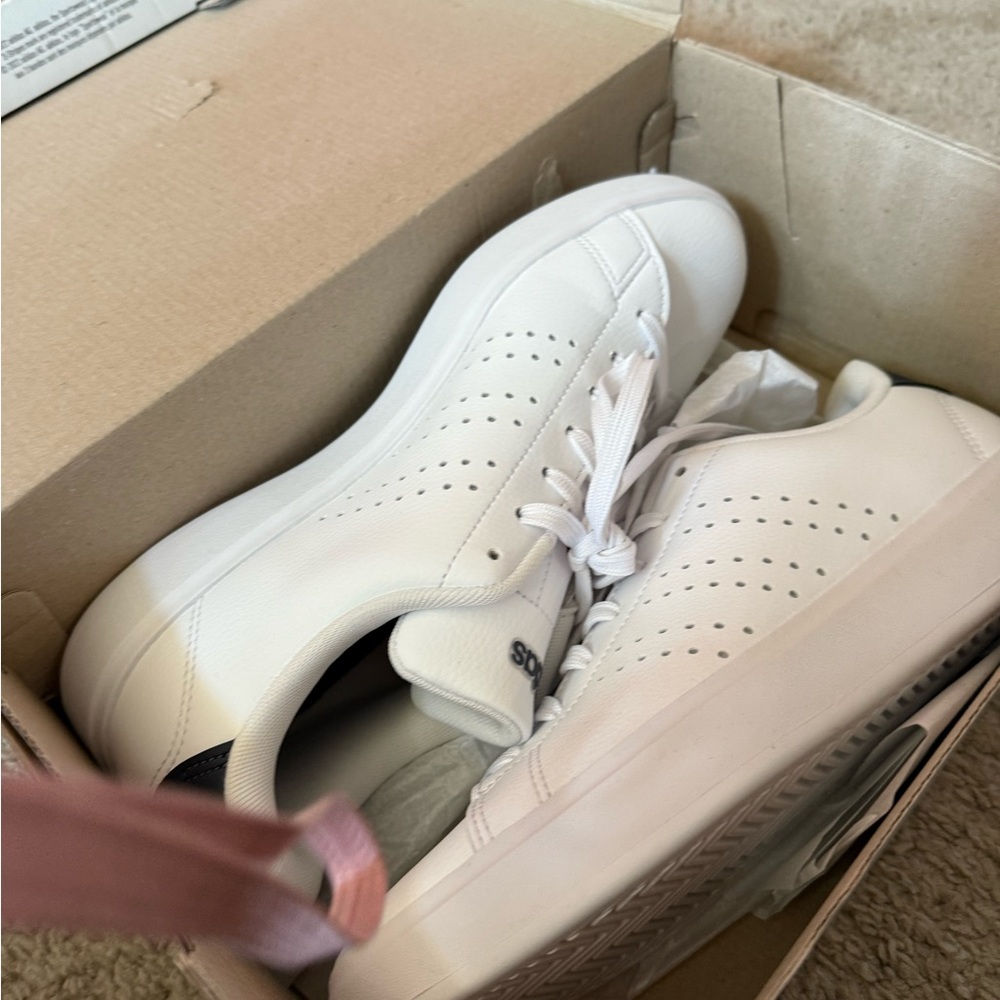 Brand New white Adidas women’s 8.5 Tennis Sneakers